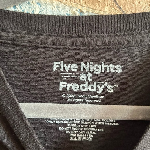 FIVE NIGHTS AT FREDDY'S Five Nights At Freddy's Daycare Attendant T-Shirt - Picture 7 of 10